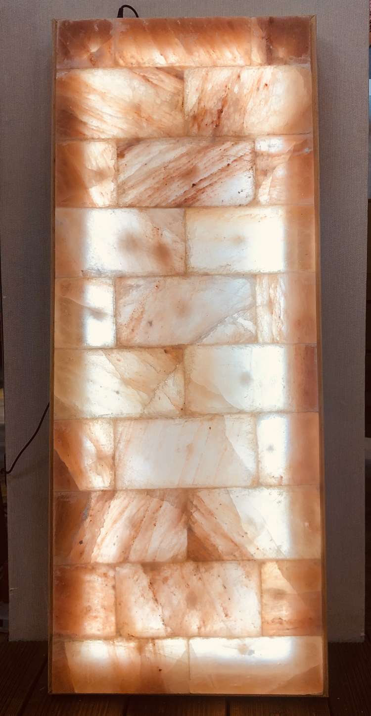 Панно из плитки гималайской соли с подсветкой